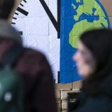 Les opposants à l'initiative des Jeunes Vert-e-s dénoncent un texte qui aurait des conséquences "désastreuses" autant pour la population que pour les entreprises suisses (Photo d'illustration). Keystone/PETER SCHNEIDER